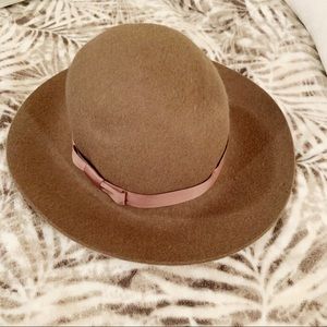 Tan / Mauve Hat